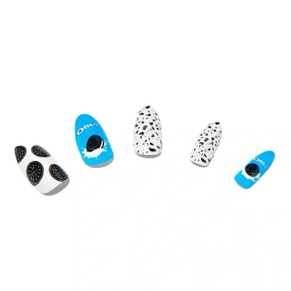 Oreo Cookies Stiletto Vegan Faux Nail Set - 24 Pack - NWT